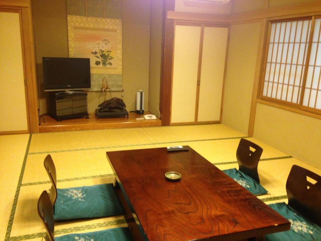 Chuokan Shimizuya Ryokan Nagano Szoba fotó