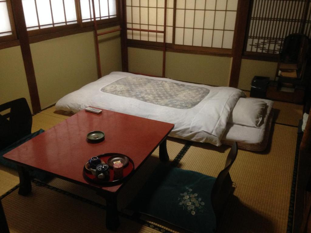 Chuokan Shimizuya Ryokan Nagano Szoba fotó